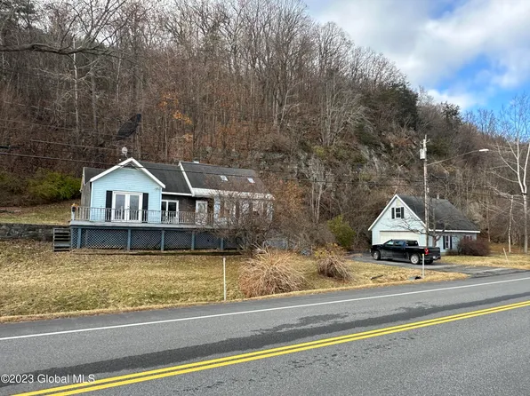 381 State Route 22, Ticonderoga, NY 12883