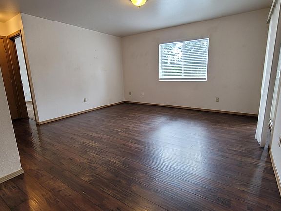 3rd image of 8511 Locust Ave E #2