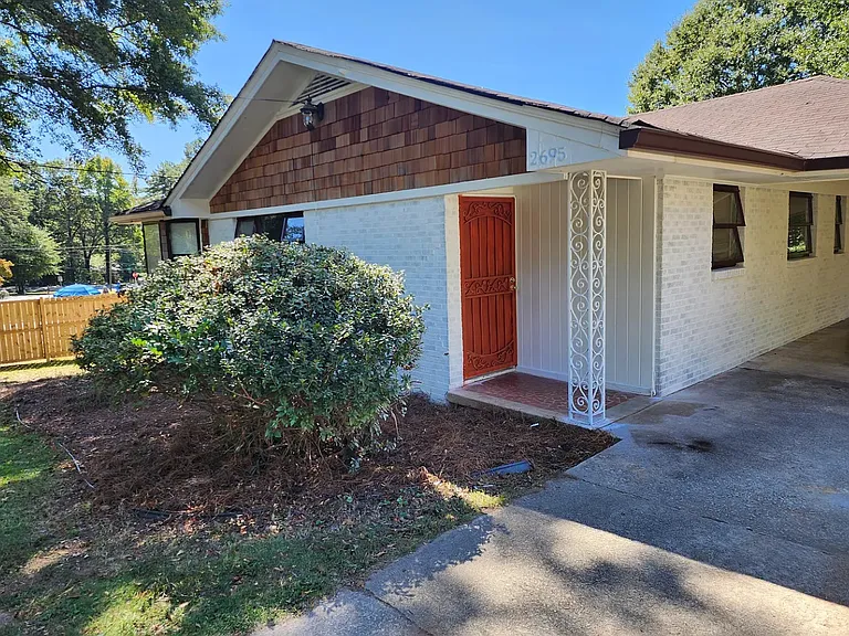 2695 Davidson Dr — Photo 2