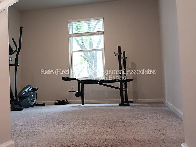 141 Catalpa Rd — Photo 12