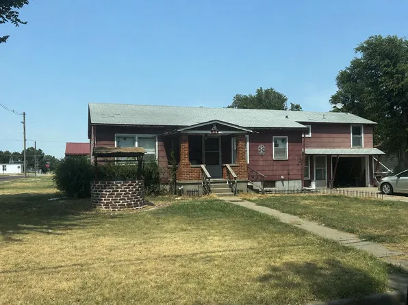424 W 13th St, Larned, KS 67550