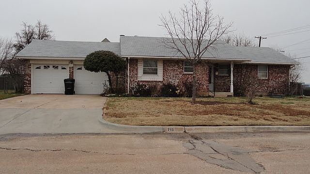 1st image of 715 Crestmoor Dr