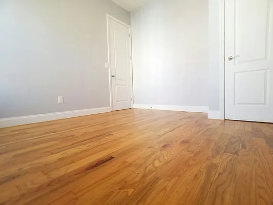 Rented by Evergreen Apartments BK | media 5