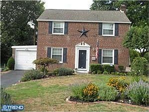 2nd image of 52 W Salisbury Dr