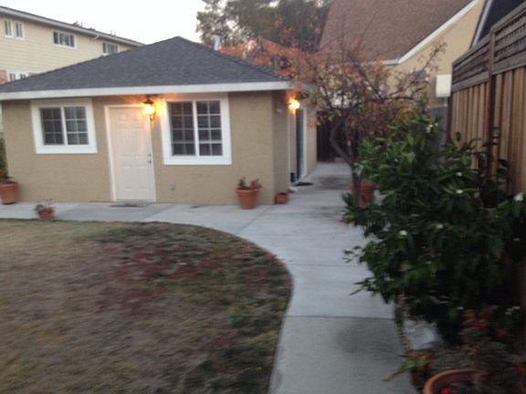 3rd image of 564 University Ave