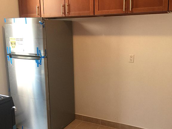 2nd image of 74 Avenue O #2FL