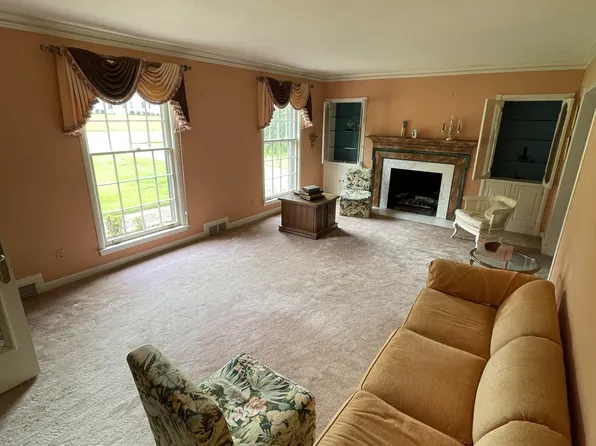 5534 Walnut Grove Rd, Memphis, TN 38120