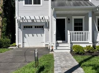 29 Halsey St, Metuchen, NJ 08840
