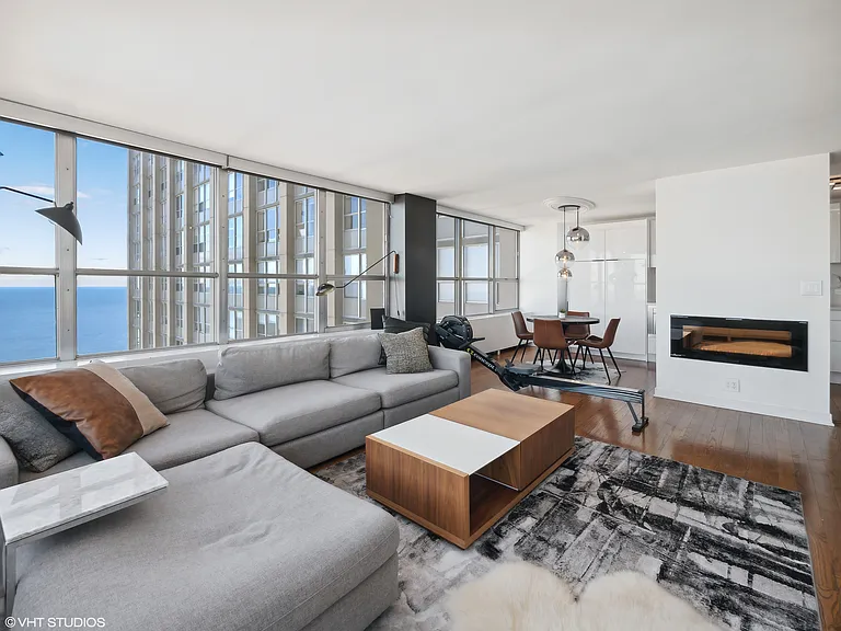 655 W Irving Park Rd #4910 — Photo 3