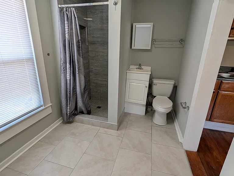 1206 S Salisbury St #G — Photo 5