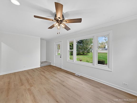3rd image of 1020 Center Dr