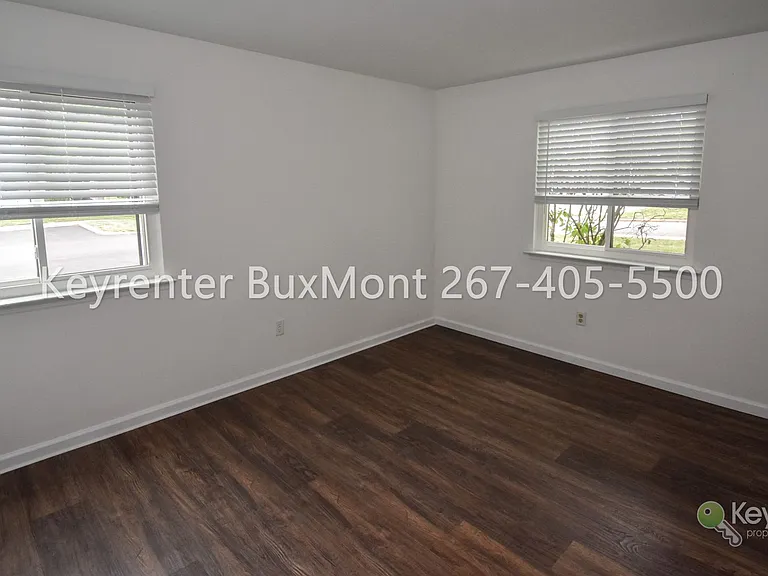 115 Hickory Ct — Photo 8