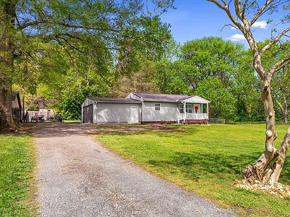2nd image of 418 Sanson Rd