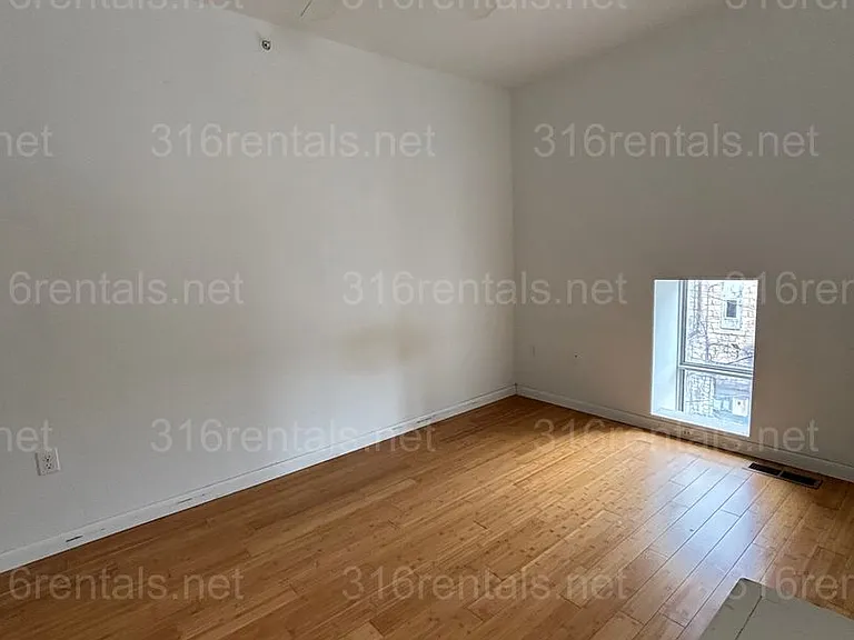 Opera House Apartments — Photo 3