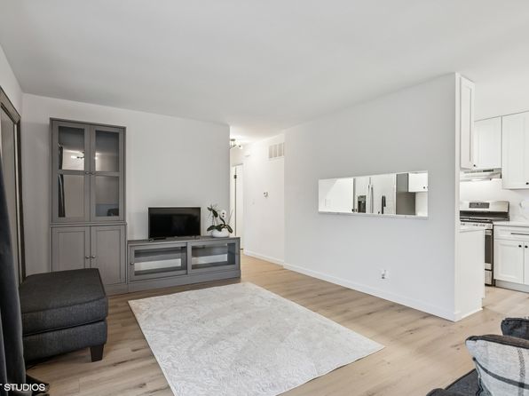 1387 Woodcutter Ln UNIT D, Wheaton, IL 60189