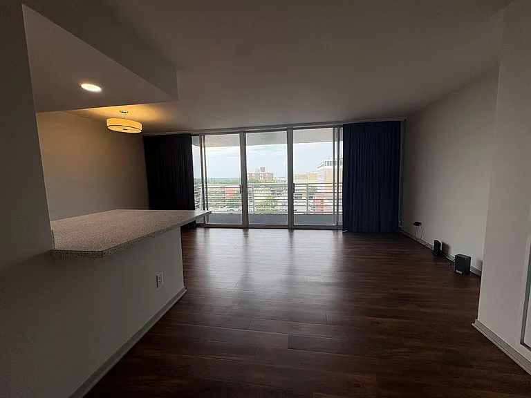 Sky Park Apartments — Photo 33