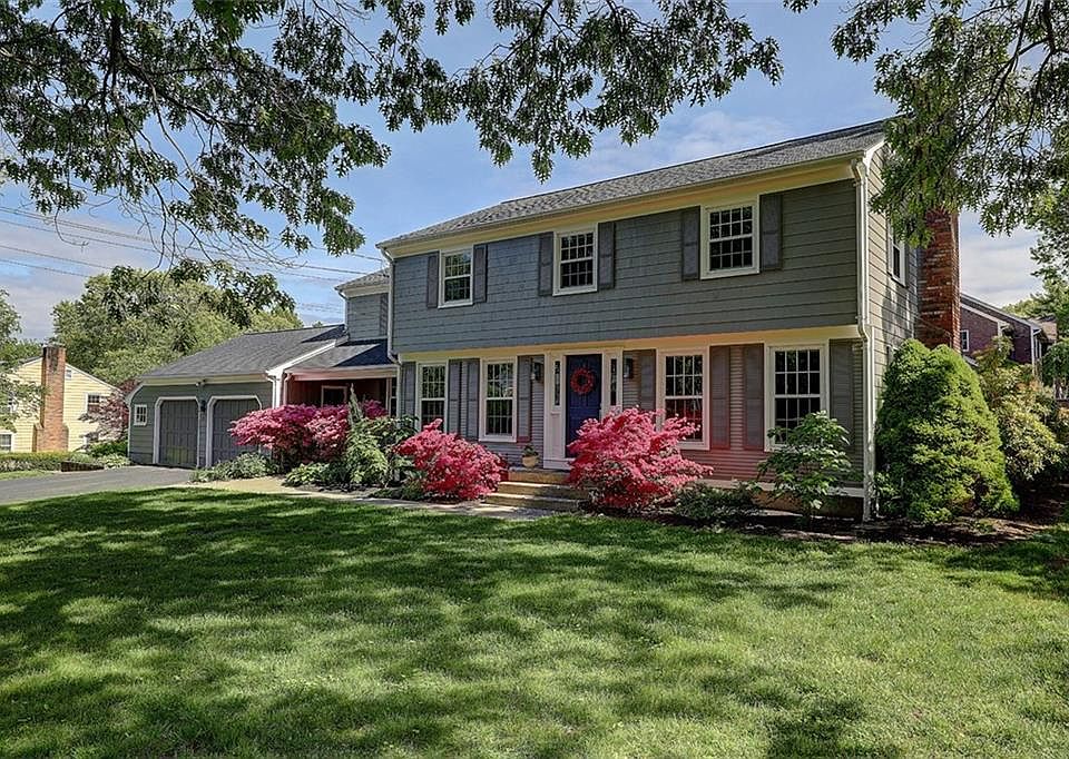 1st image of 67 Governor Bradford Dr
