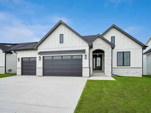 17317 Brookview Dr, Urbandale, IA 50322