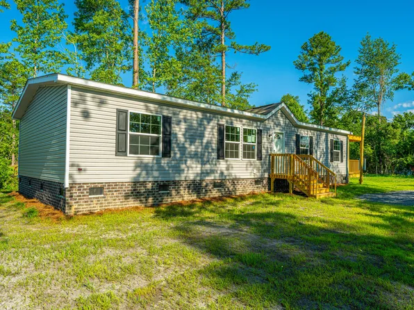 225 Ash Hill Dr, Eutawville, SC 29048