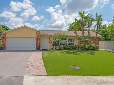 1460 Woodcrest Road E, West Palm Beach, FL, 33417