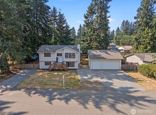 12006 221st Avenue Ct E, Sumner, WA