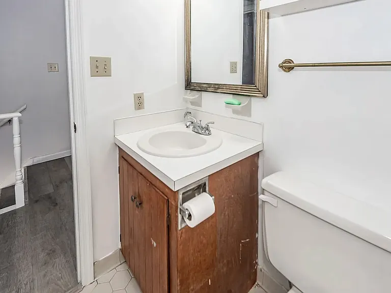 120 Colonial Ct — Photo 20