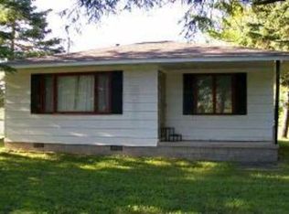 6860 Strawflower Ln, Cheboygan, MI 49721