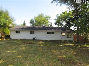 2nd image of 2654 Deer St