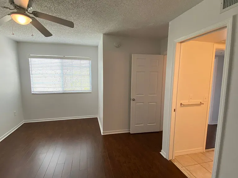 5025 Wiles Rd #303 — Photo 9