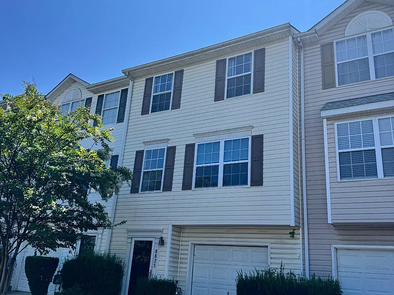 8825 Goose Landing Cir #8825 — Photo 1