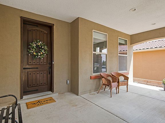 4th image of 9015 Retablo Rd NW
