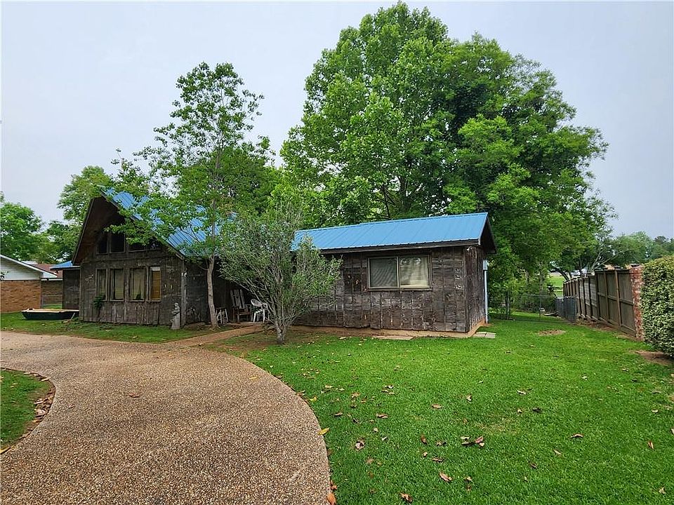 1st image of 262 Riverview Dr