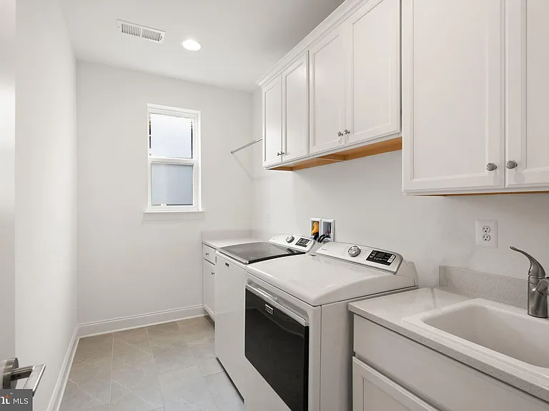 121 Cowbird St — Photo 37