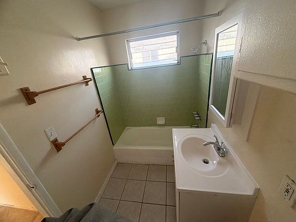 5th image of 10219 Darby Ave APT 5