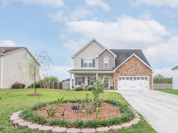 107 Woods Run Circle, Richlands, NC 28574