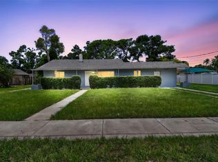 910 43rd St W, Bradenton, FL 34209