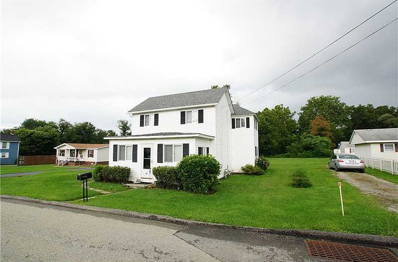 2nd image of 11 Reservoir Rd