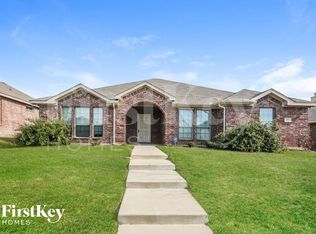 610 Mary Wilson Dr, Lancaster, TX 75146