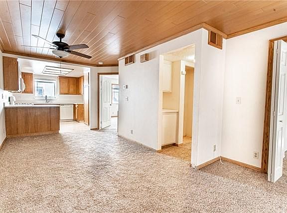 5th image of 26838 Claudette St Unit 225