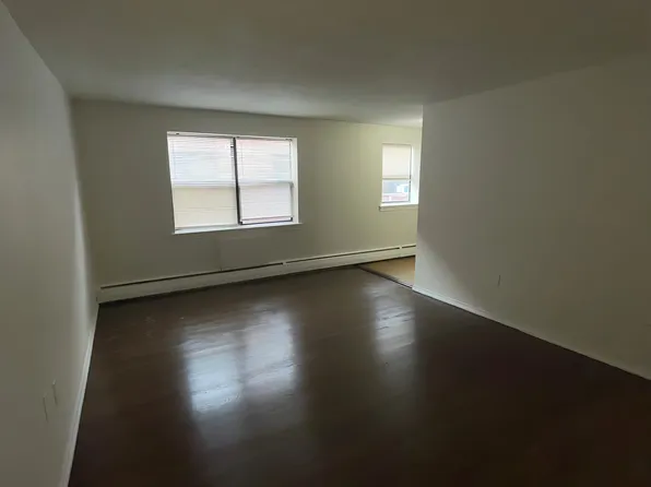 243 Laurel St, Hartford, CT 06105