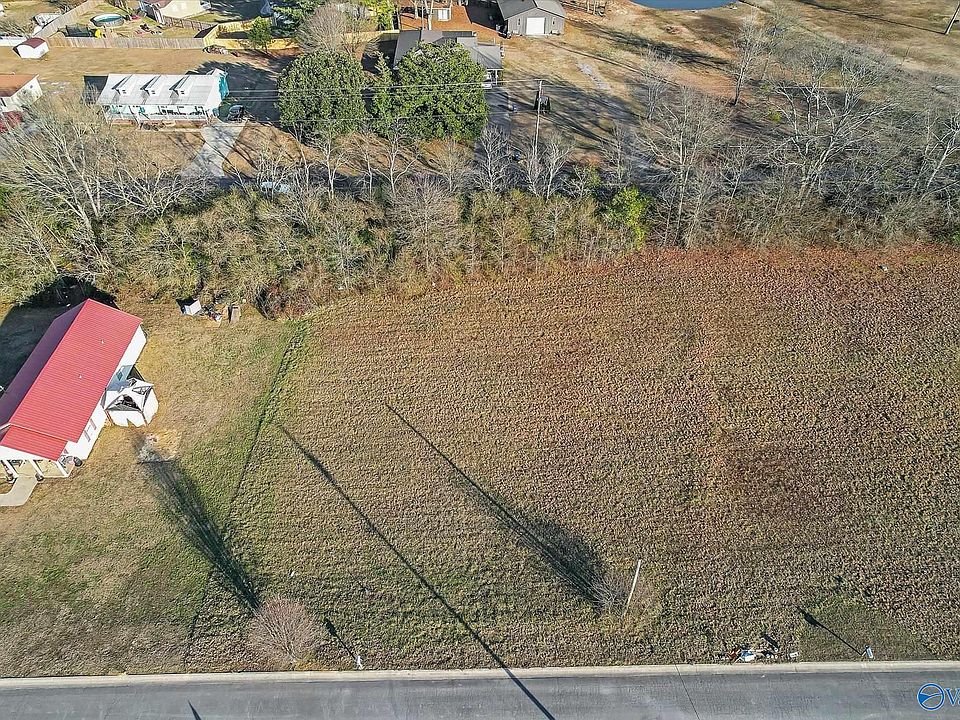 2nd image of 8 Carrington Ln