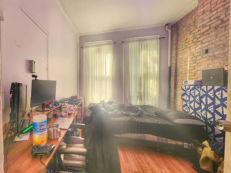 1408 Putnam Ave #1R — Photo 7