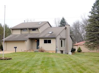 8321 E Round Lake Rd, Laingsburg, MI 48848