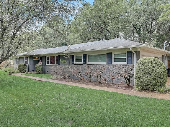 3rd image of 808 Battery Ln