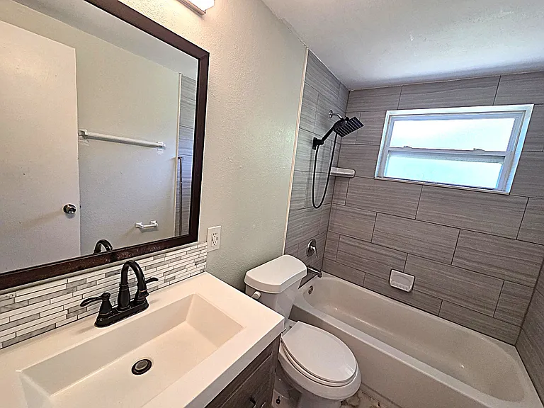 5641 94th Ter — Photo 15