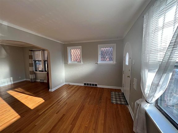 4th image of 4951 Oleatha Ave