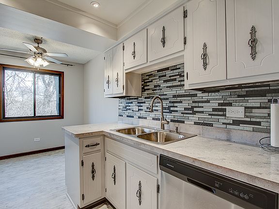3rd image of 15125 Quail Hollow Dr APT 403