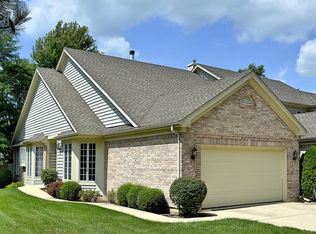 332 Pebble Beach Ln, Bartlett, IL 60103