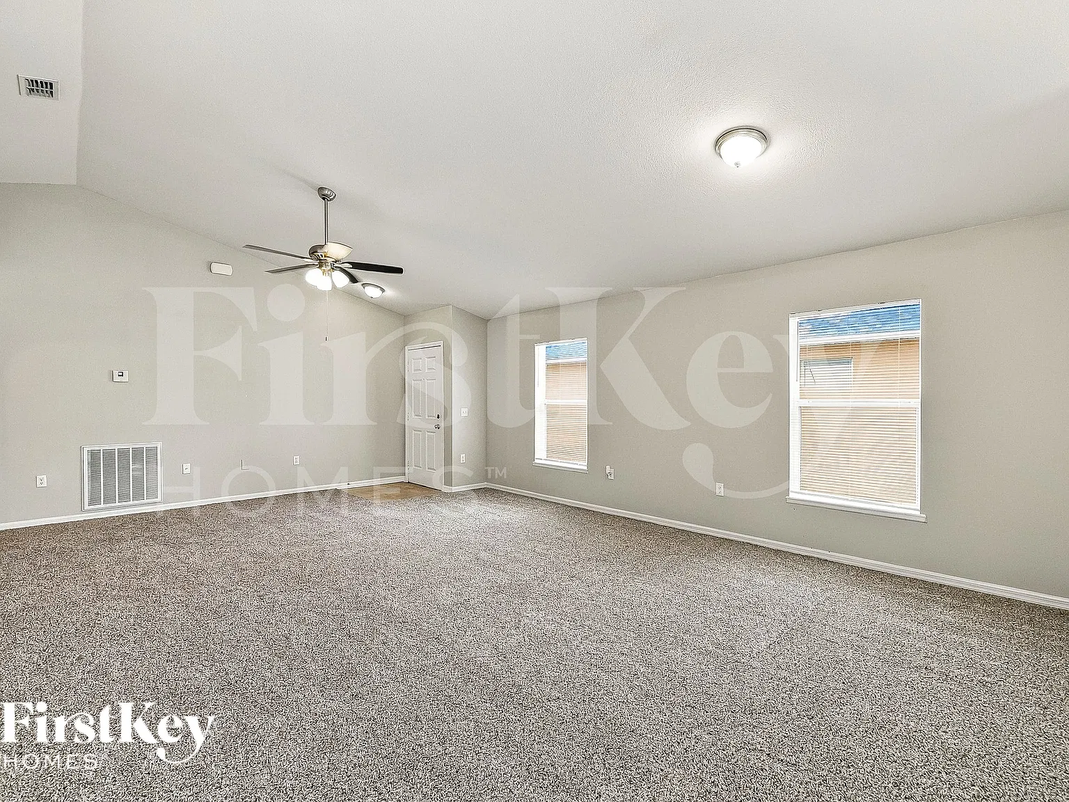 3 bed, 2.0 bath, 1414 sqft, $1,940 — Photo 2