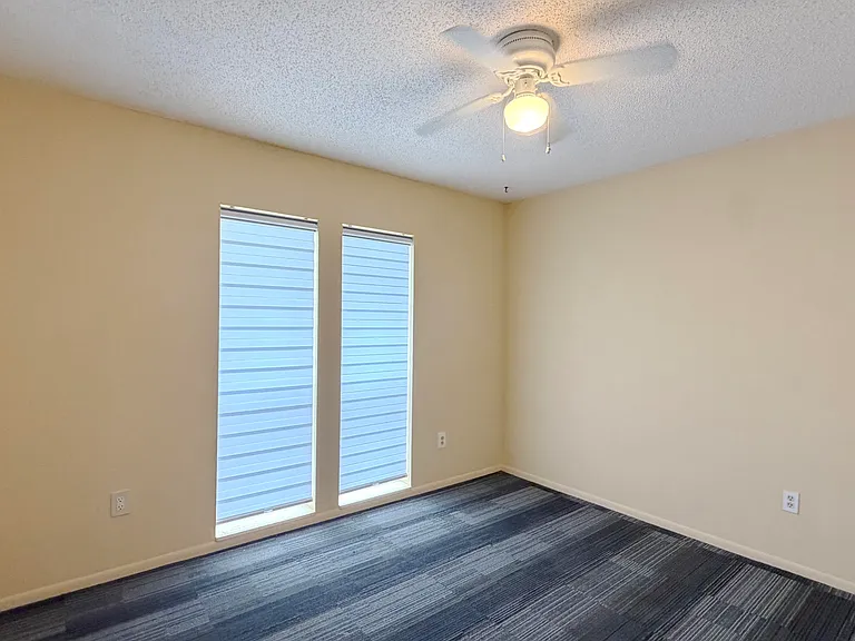 889 Hendry Dr — Photo 10